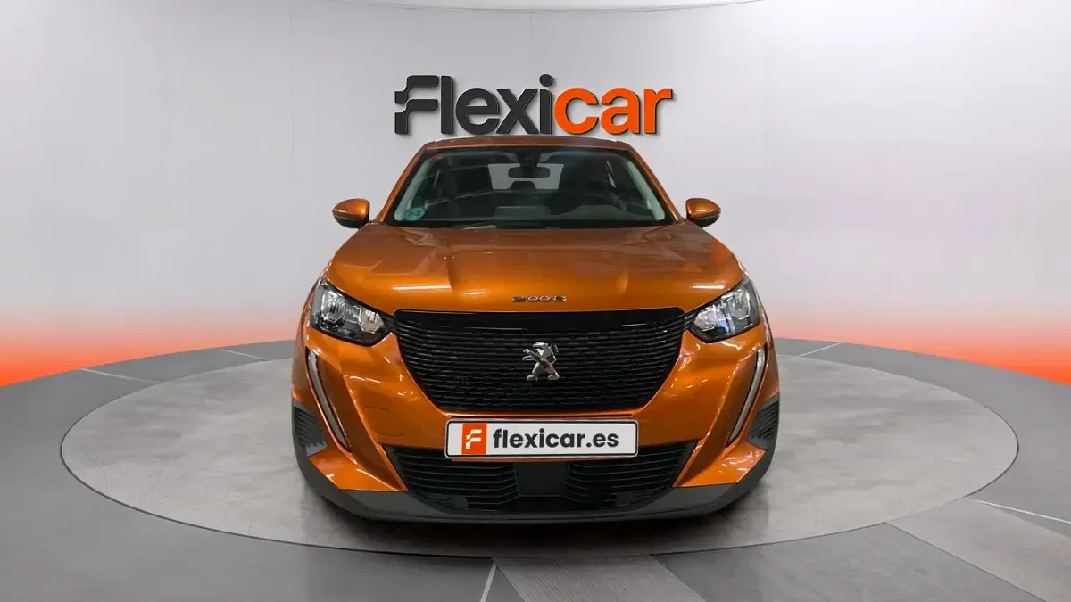 Usado Peugeot 2008 Active 101 CV (74 kW) 2020 Naranja SUV