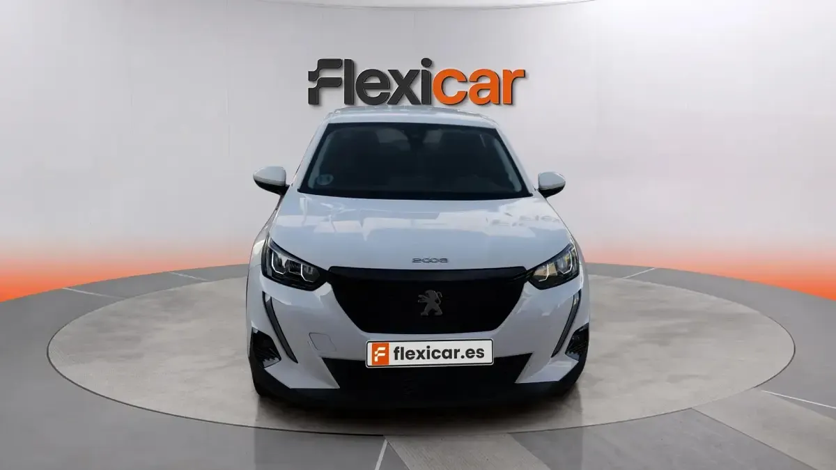 Usado Peugeot 2008 Active 110 CV (80 kW) 2021 Blanco SUV
