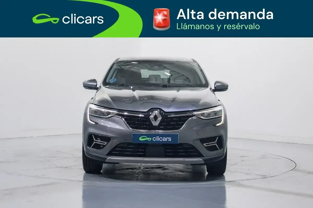 Usado Renault Arkana Techno 145 CV (106 kW) 2023 Gris / plata SUV