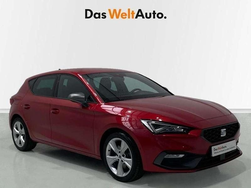 Rojo Usado 2022 Seat Leon FR Utilitario | 22.279 € (Precio justo) - Imagen 1/4