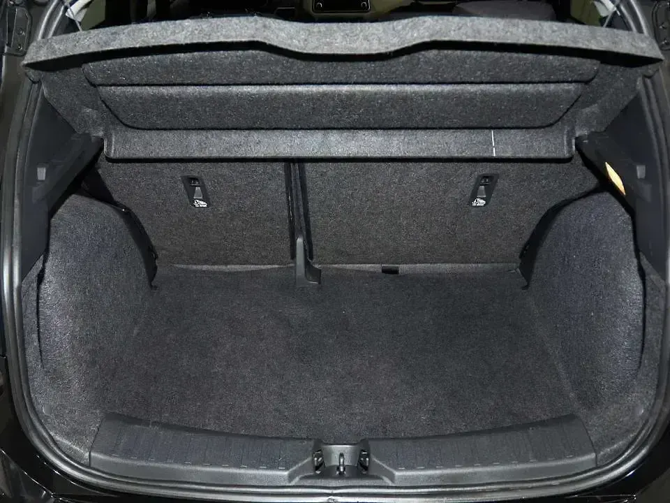 Usado Nissan Micra Acenta 100 CV (73 kW) 2020 Negro Utilitario
