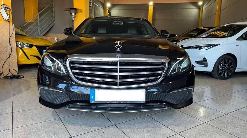 Usado Mercedes E350 211 CV (155 kW) 2016 Negro Berlina