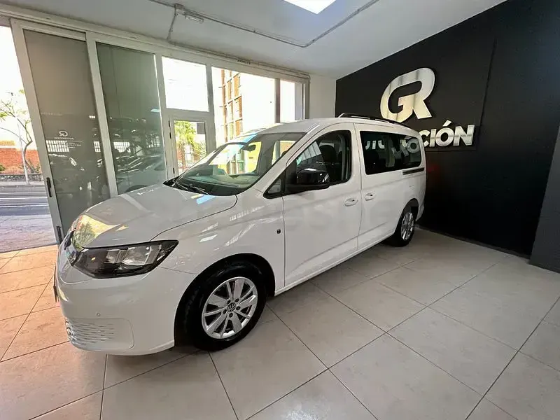 Usado VW Caddy Trendline 102 CV (75 kW) 2021 Blanco Monovolumen