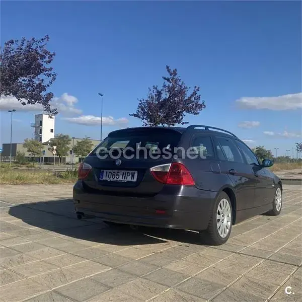 Usado BMW 318 122 CV (89 kW) 2008 Negro Familiar