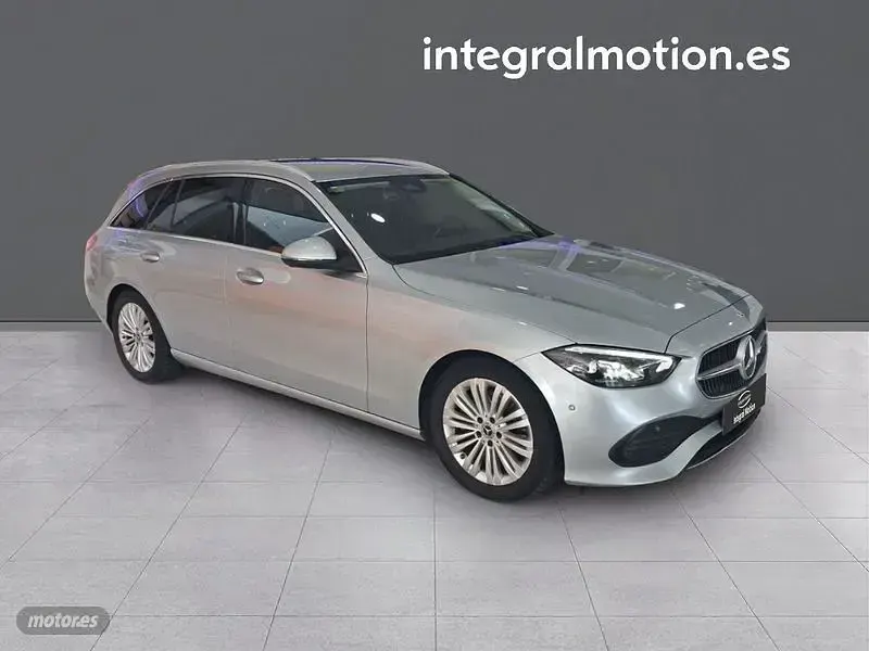 Usado Mercedes 200 163 CV (119 kW) 2022 Gris Familiar