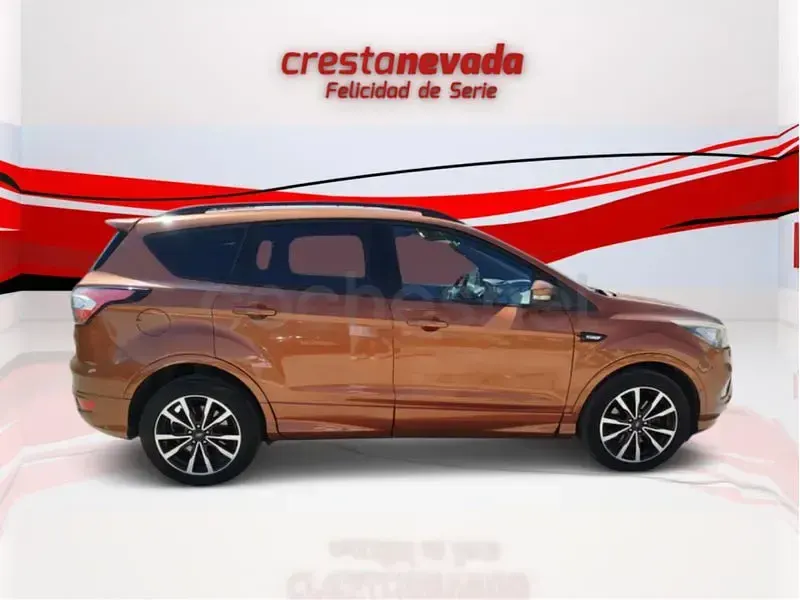 Usado Ford Kuga ST-Line 150 CV (110 kW) 2018 Marrón SUV