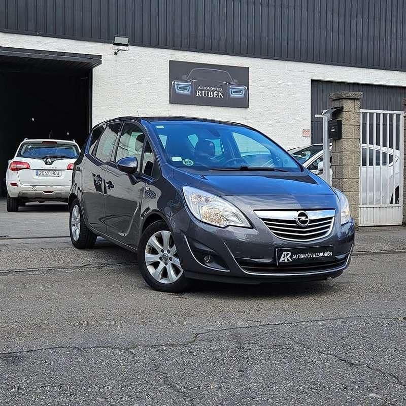 Gris Usado 2011 Opel Meriva Cosmo Monovolumen | 4599 € (Un poco caro) - Imagen 1/4