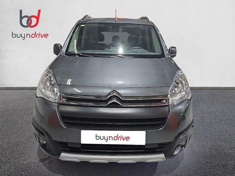 Usado Citroën Berlingo Feel 110 CV (80 kW) 2018 Gris / plata Monovolumen