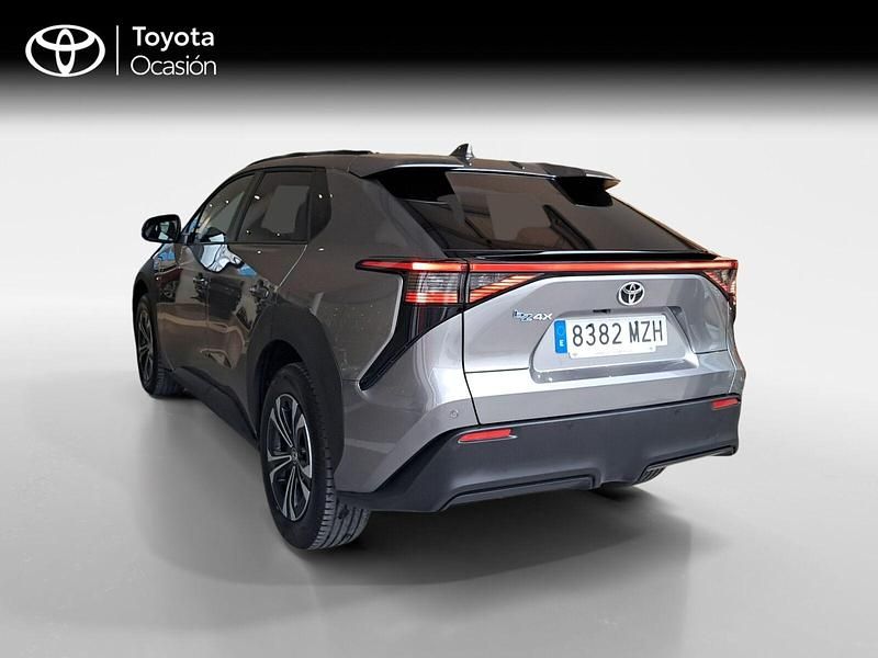 Usado Toyota bZ4X Advance 150 kW (204 CV) 2025 Gris SUV