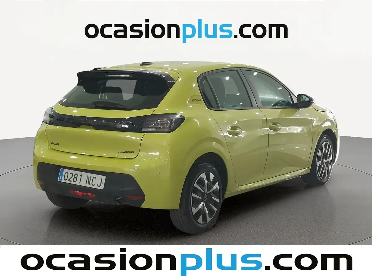 Usado Peugeot 208 Style 110 CV (80 kW) 2025 Verde Utilitario