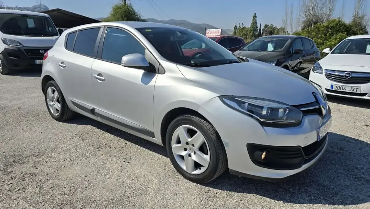 Usado Renault Mégane Business 95 CV (69 kW) 2014 Gris Utilitario