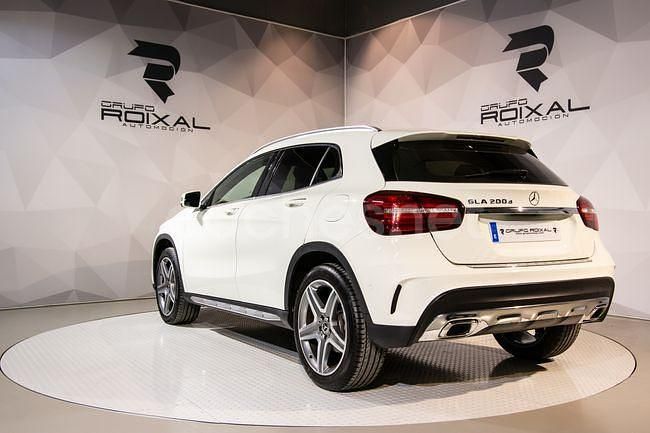 Usado Mercedes GLA200 AMG 136 CV (100 kW) 2017 Blanco SUV
