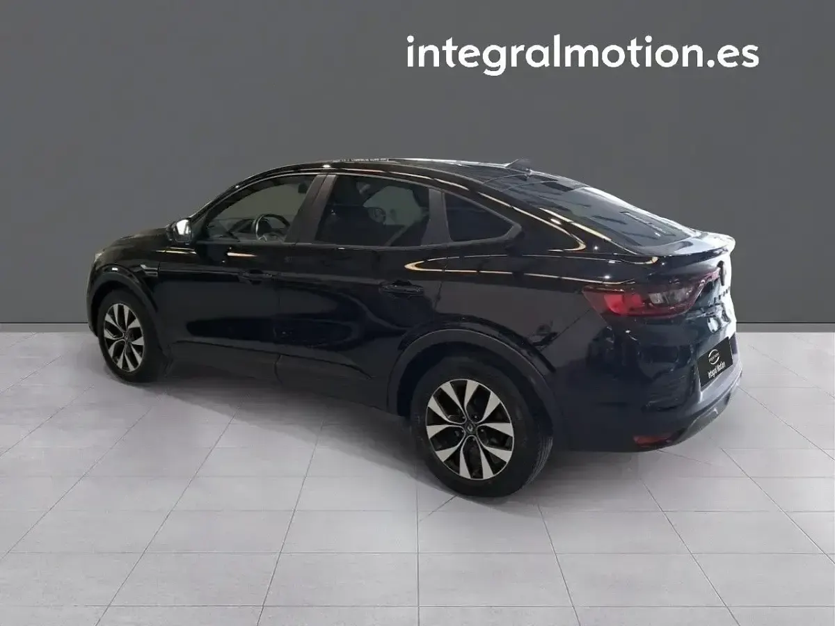 Usado Renault Arkana Intens 145 CV (106 kW) 2022 Negro SUV