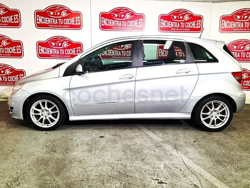 Usado Mercedes B160 Sport Edition 95 CV (69 kW) 2011 Gris / plata Utilitario