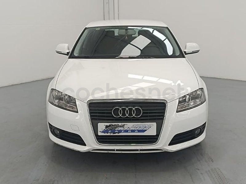 Usado Audi A3 Attraction 105 CV (77 kW) 2010 Blanco Utilitario