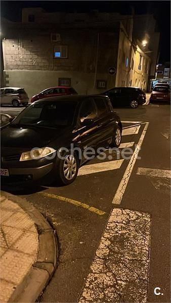 Negro Usado 2006 Renault Mégane II Dynamique Berlina | 1250 € (Buen precio) - Imagen 1/4