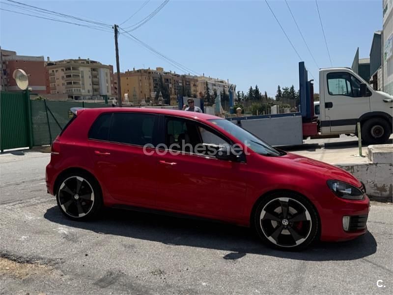 Rojo Usado 2011 VW Golf VI GTI Berlina | 11.000 € (Buen precio) - Imagen 1/4