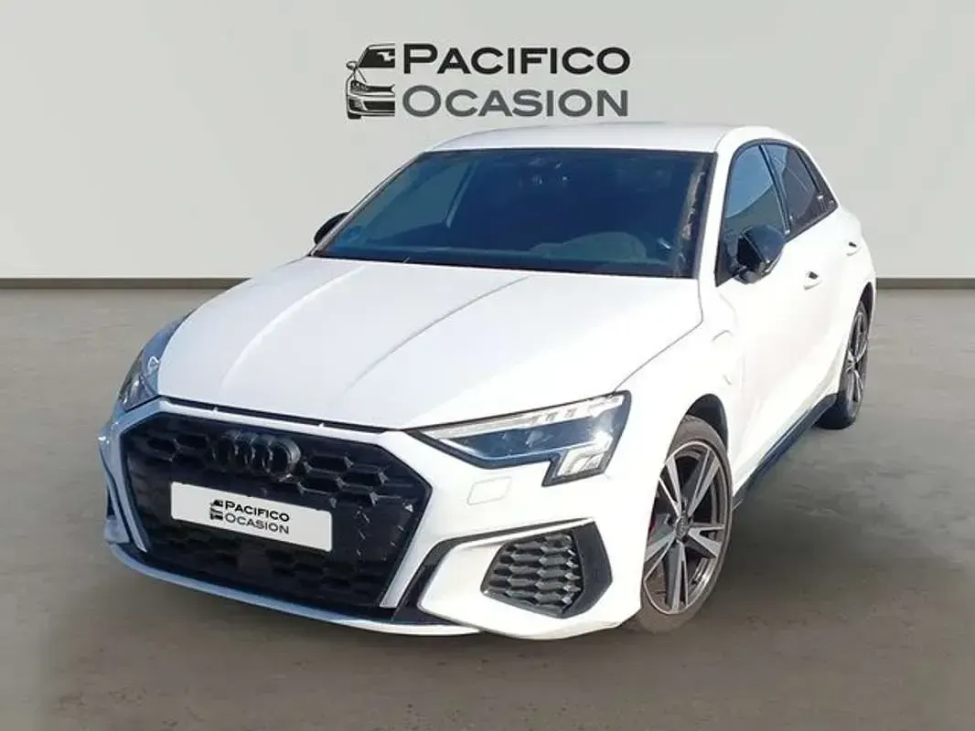 Usado Audi A3 Sportback e-tron Competition 150 CV (110 kW) 2022 Blanco Utilitario