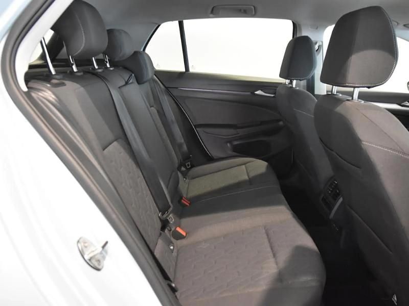 Usado VW Golf VIII 115 CV (84 kW) 2025 Gris/plata