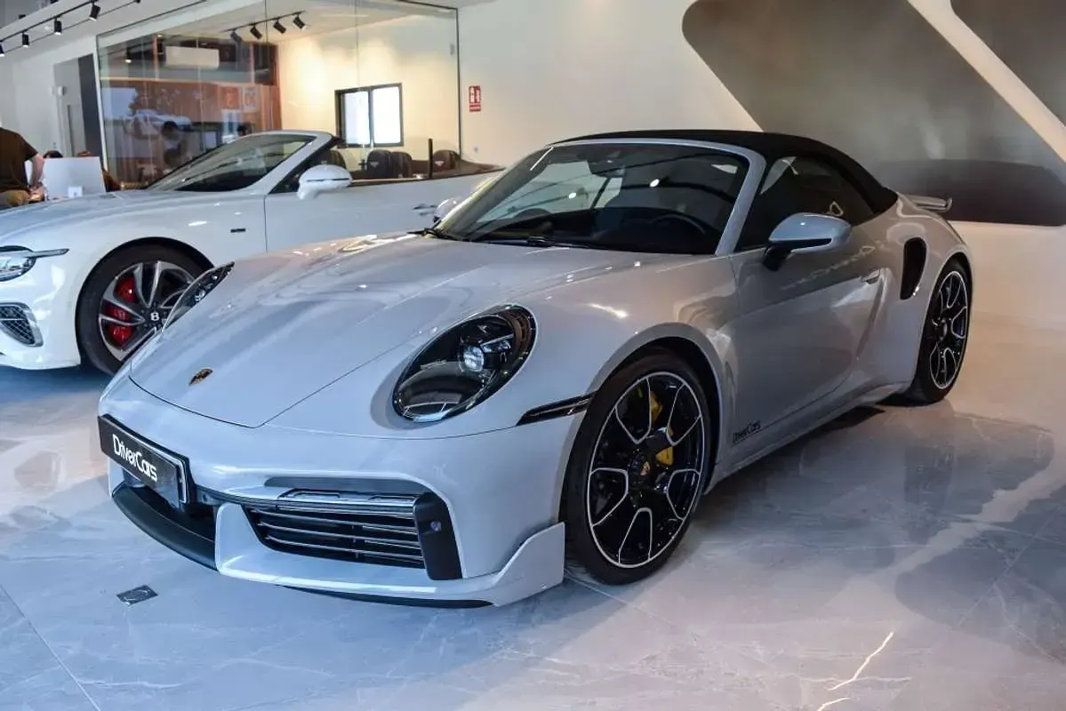 Usado Porsche 992 650 CV (478 kW) 2024 Gris Descapotable
