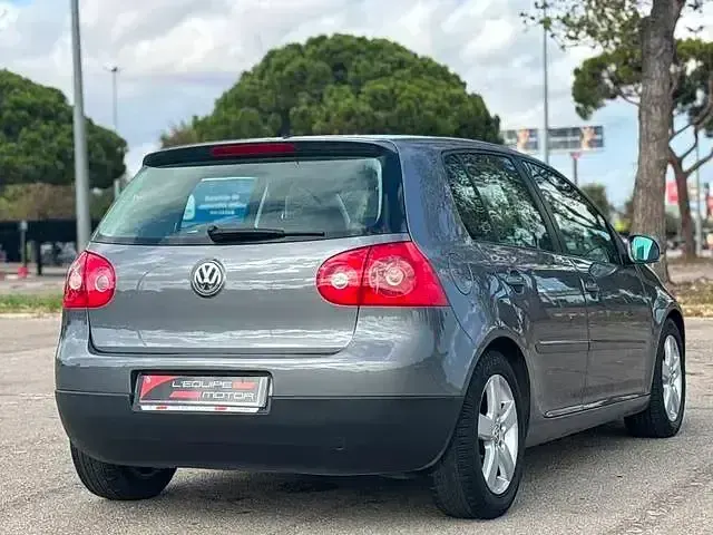 Usado VW Golf VI GT 140 CV (102 kW) 2008 Gris / plata Utilitario