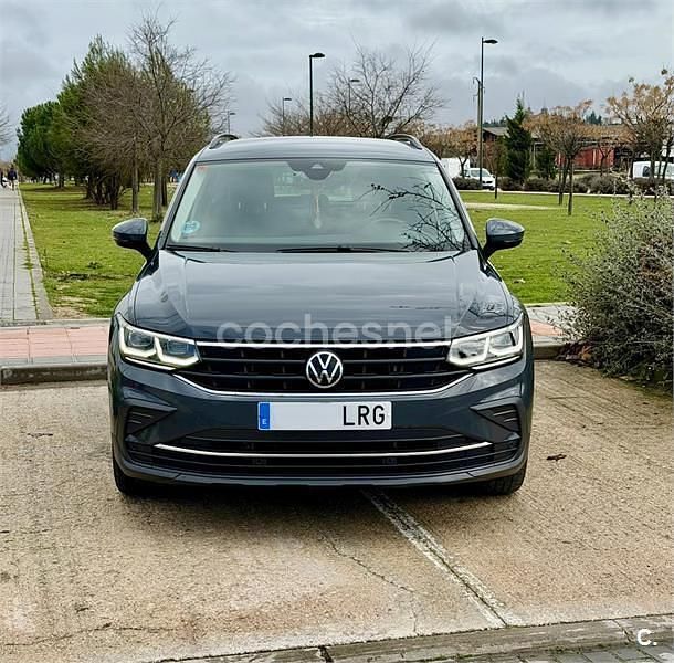 Usado VW Tiguan Life 150 CV (110 kW) 2022 Gris / plata SUV