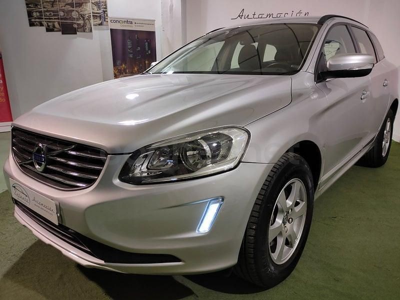 Usado Volvo XC60 Momentum 150 CV (110 kW) 2015 Gris / plata SUV