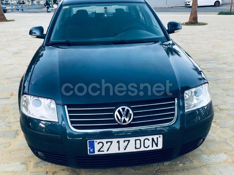 Azul Usado 2004 VW Passat Edition Berlina | 2950 € (Precio justo) - Imagen 1/4