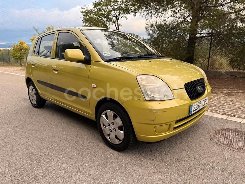 Usado Kia Picanto EX 65 CV (47 kW) 2005 Amarillo Utilitario