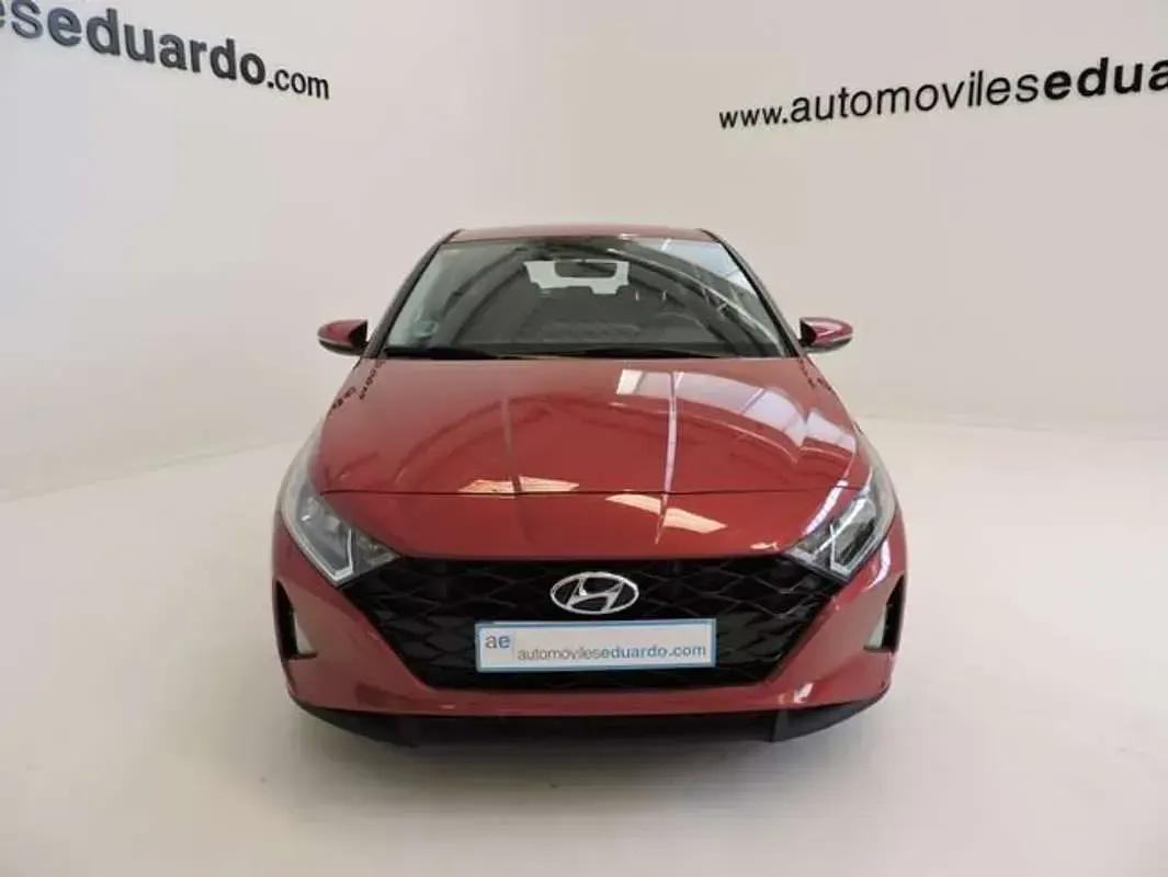 Usado Hyundai i20 99 CV (72 kW) 2021 Rojo Utilitario