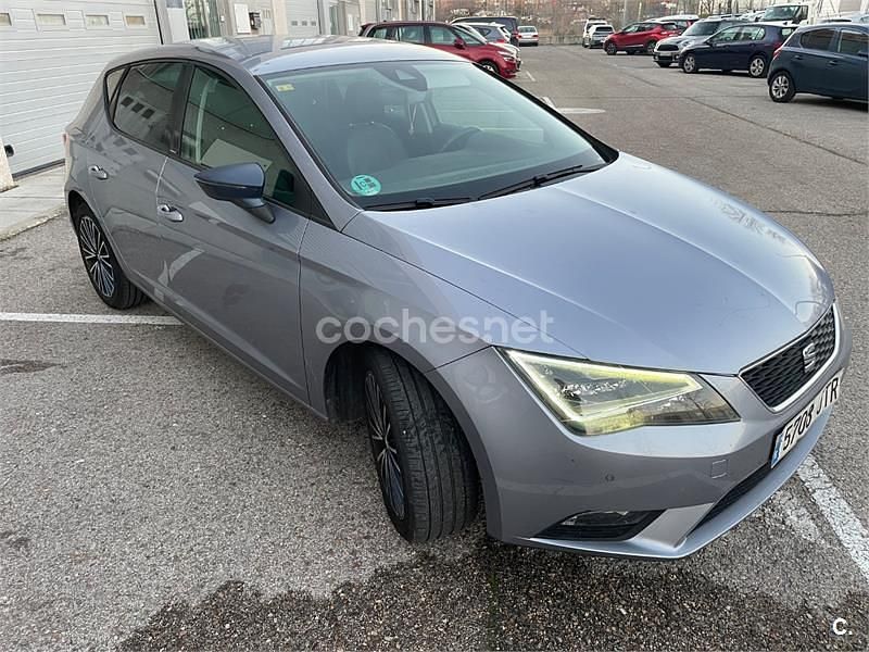 Usado Seat Leon I-Tech 110 CV (80 kW) 2016 Gris / plata Berlina