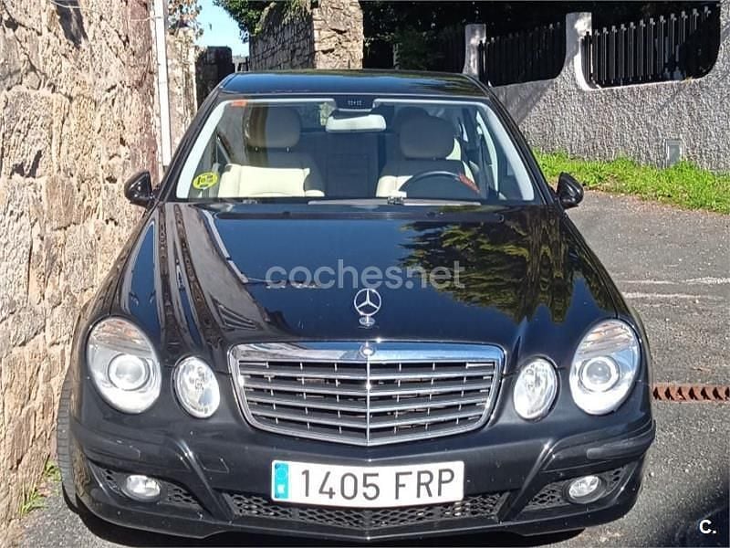 Negro Usado 2007 Mercedes E220 Elegance Berlina | 8900 € (Precio justo) - Imagen 1/4