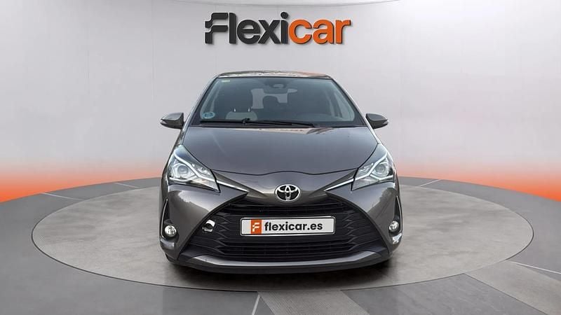 Usado Toyota Yaris Active 69 CV (50 kW) 2020 Verde Utilitario