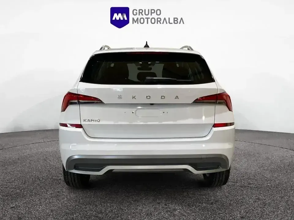 Usado Skoda Kamiq Ambition 115 CV (84 kW) 2023 Blanco SUV