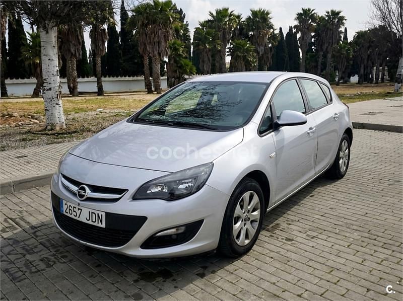 Usado Opel Astra Excellence 110 CV (80 kW) 2015 Gris / plata Berlina