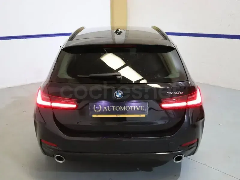 Usado BMW 320e Comfort Edition 204 CV (150 kW) 2023 Negro Familiar