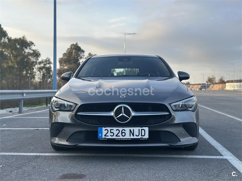 Usado Mercedes CLA200 Shooting Brake 150 CV (110 kW) 2021 Gris / plata Familiar