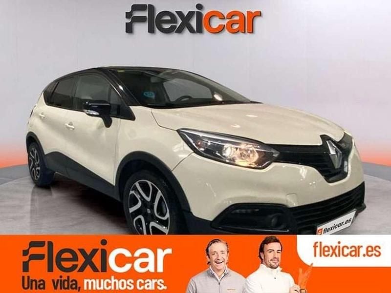 Usado Renault Captur Intens 90 CV (66 kW) 2015 Beige SUV