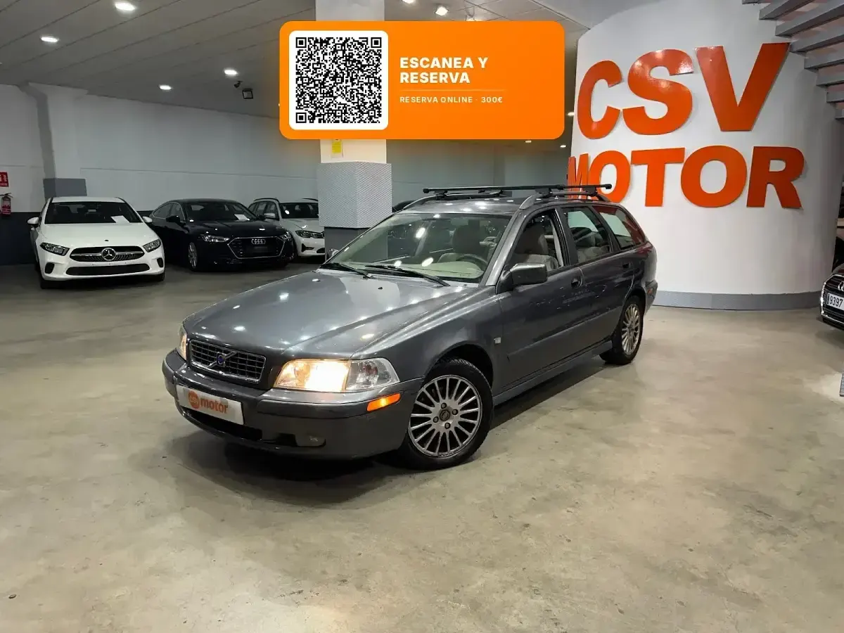 Usado Volvo V40 122 CV (89 kW) 2004 Gris / plata Familiar