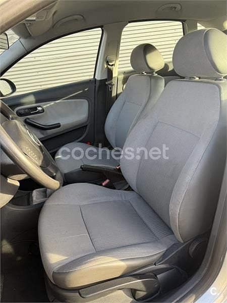 Usado Seat Ibiza Stella 64 CV (47 kW) 2003 Gris / plata Utilitario