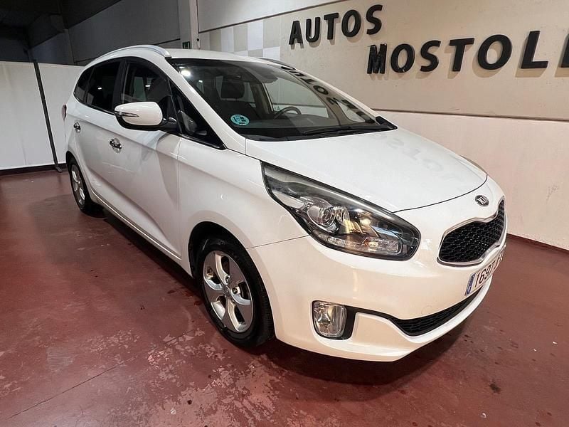 Blanco Usado 2015 Kia Carens Monovolumen | 7495 € (Precio justo) - Imagen 1/4