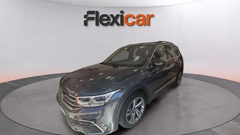 Usado VW Tiguan R-line 150 CV (110 kW) 2021 Gris SUV