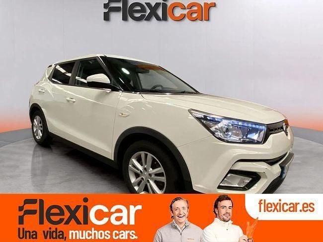 Blanco Usado 2018 Ssangyong (KGM) Tivoli Limited SUV | 11.990 € (Precio justo) - Imagen 1/4