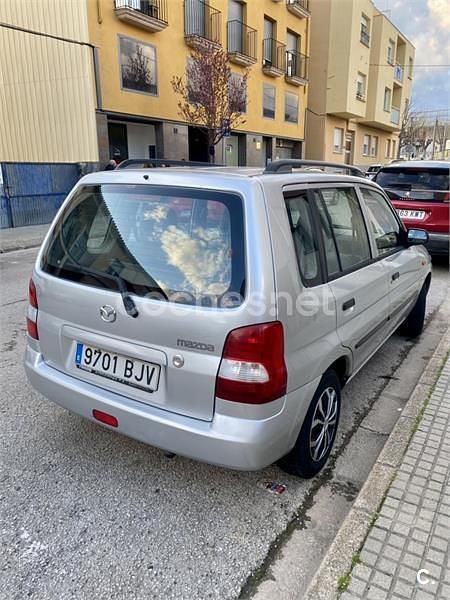 Usado Mazda Demio Active 63 CV (46 kW) 2001 Gris / plata Utilitario