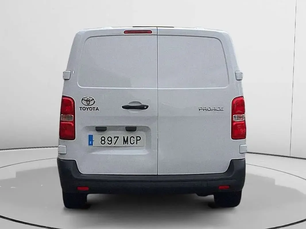 Usado Toyota Proace 103 CV (75 kW) 2022 Blanco Monovolumen