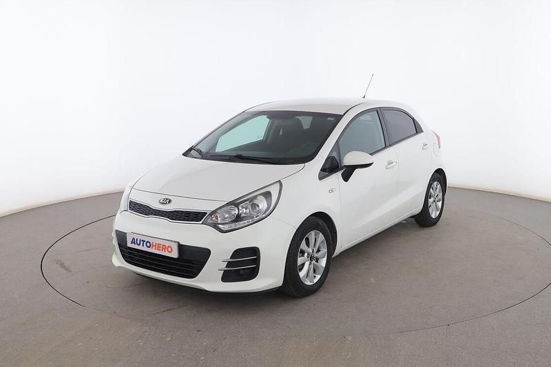 Usado Kia Rio 85 CV (62 kW) 2015 Blanco Utilitario