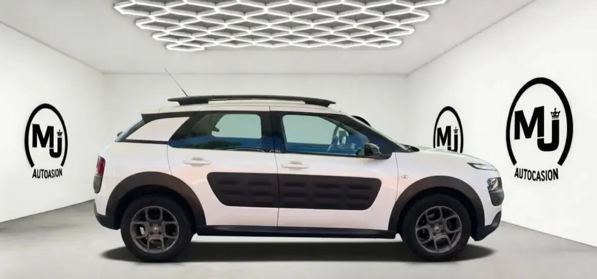 Usado Citroën C4 Cactus Feel 110 CV (80 kW) 2015 Blanco Utilitario