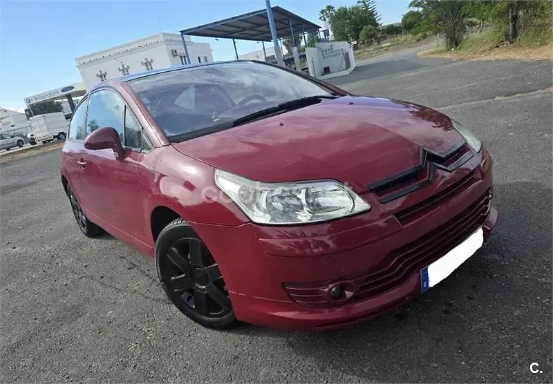 Usado Citroën C4 VTR Sport 110 CV (80 kW) 2004 Rojo Berlina