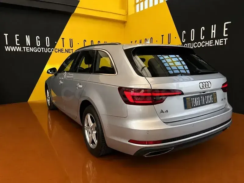 Usado Audi A4 Advanced Plus 150 CV (110 kW) 2019 Gris / plata Familiar