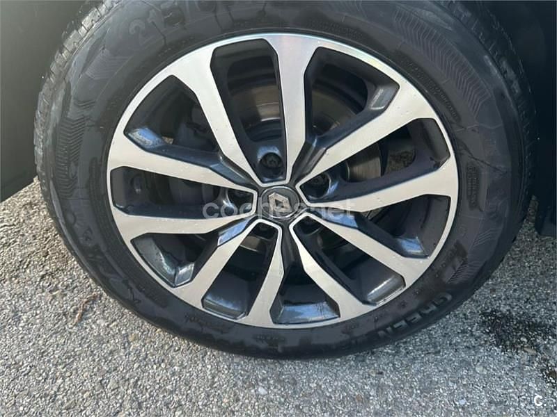 Usado Renault Kadjar Zen 140 CV (102 kW) 2021 Gris / plata SUV